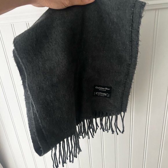 Dior Monsieur Gray Acrylic Scarf - Picture 3 of 3